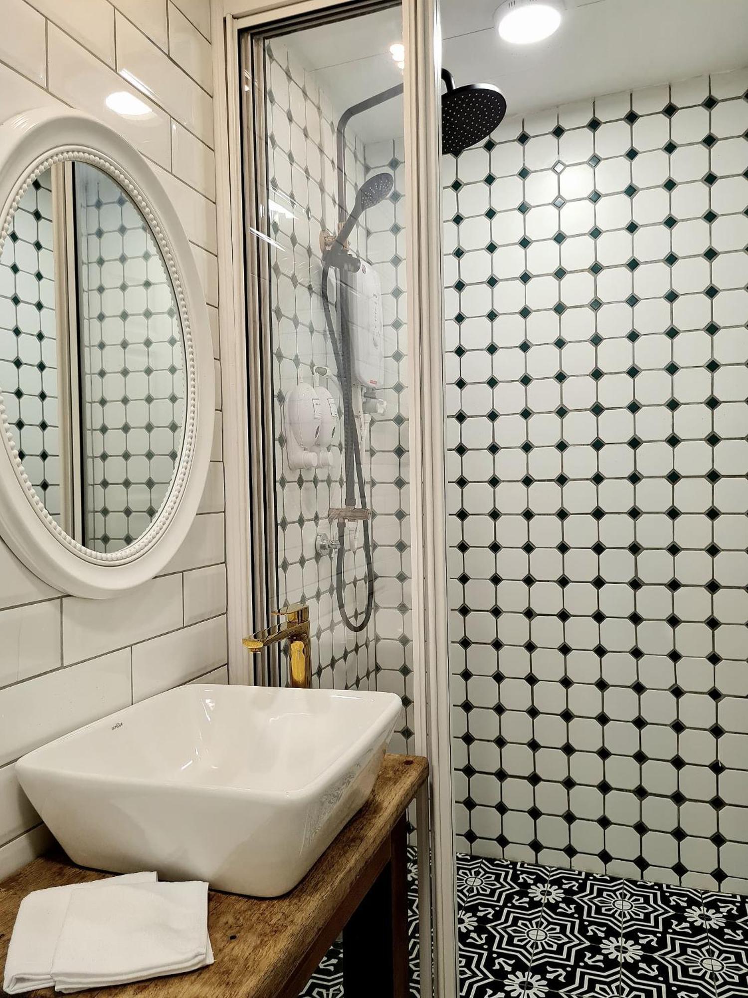 Stewart Hotel At 67 By Evr - Newly Renovated 2024 George Town Buitenkant foto